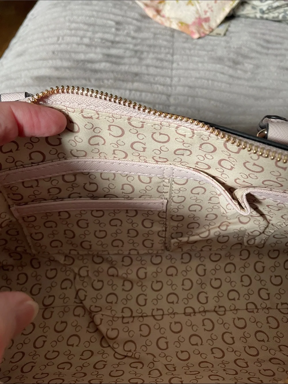 Brand new Guess shoulder bag